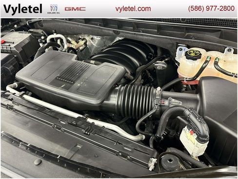 Used 2024 GMC Yukon Denali w/ Advanced Technology Package image 8