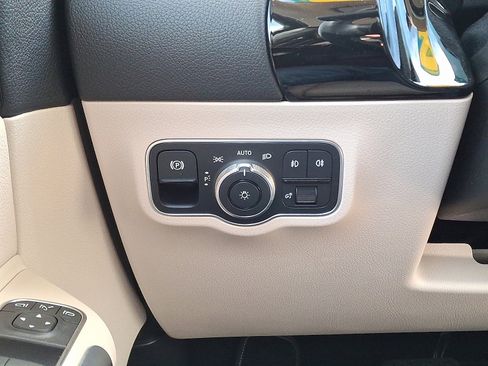 Used 2023 Mercedes-Benz GLA 250 4MATIC image 27