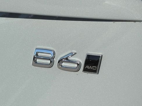 New 2026 Volvo XC90 B6 Ultra w/ Protection Package Premier AWD/4WD image 9