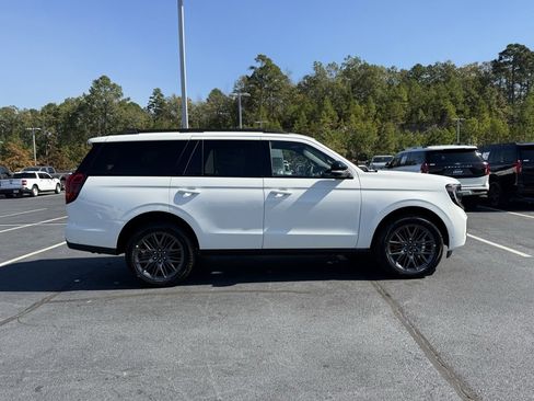 New 2025 Ford Expedition Platinum w/ Stealth Performance Package image 9