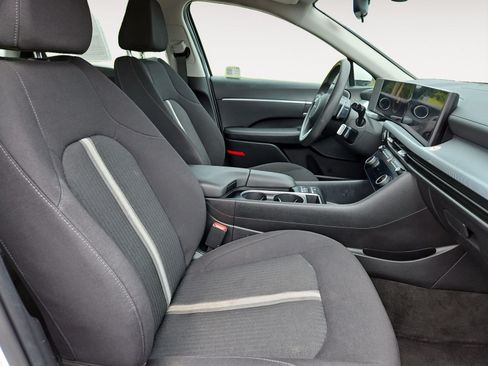 Used 2025 Hyundai Sonata SEL FWD image 15
