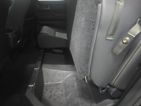 Used 2024 Toyota Tacoma Limited w/ Limited Package (LT) image 15