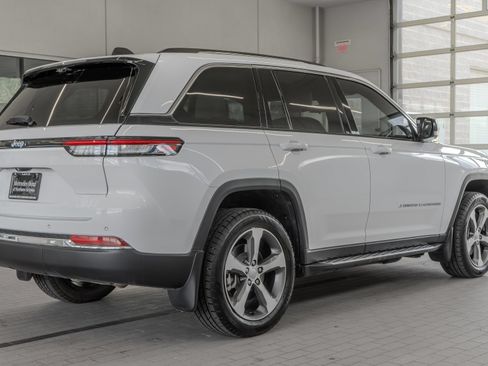 Used 2023 Jeep Grand Cherokee 4WD 4xe w/ Luxury Tech Group II image 28