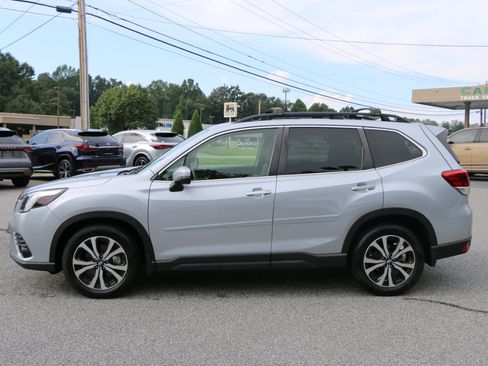 Used 2022 Subaru Forester Limited w/ Popular Package #3 AWD/4WD image 2