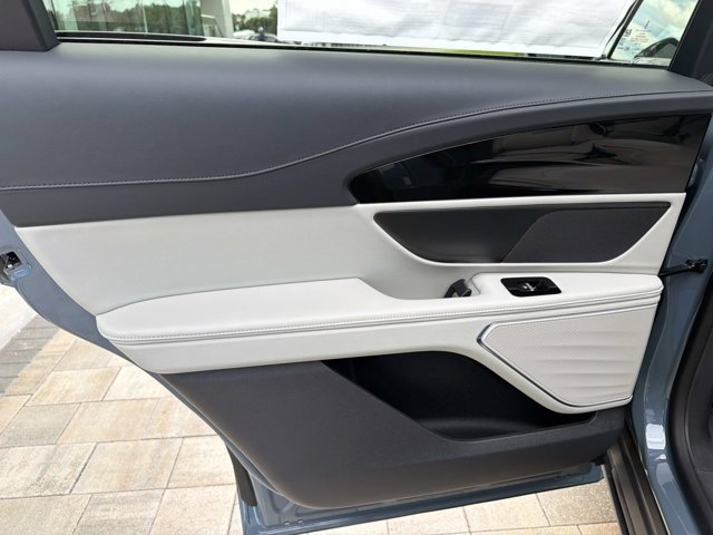 New 2026 Lincoln Nautilus Premier AWD/4WD image 13