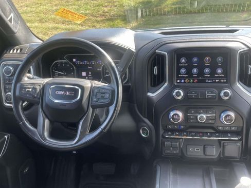 Used 2021 GMC Sierra 1500 AT4 w/ AT4 Value Package AWD/4WD image 9
