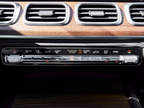 Used 2025 Mercedes-Benz Maybach GLS 600 4MATIC image 82