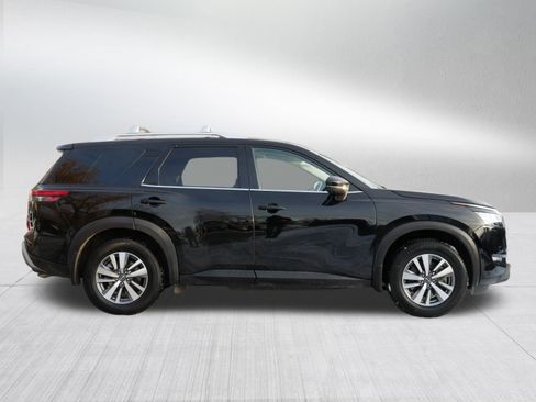 Certified 2022 Nissan Pathfinder SL image 8