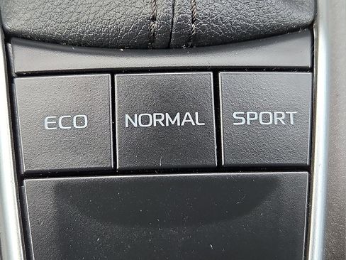 Used 2023 Toyota Camry LE image 18