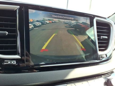 Used 2024 Chrysler Pacifica Touring-L FWD image 13