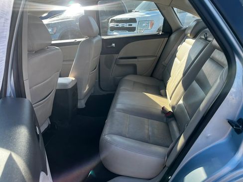 Used 2009 Ford Taurus Limited FWD image 11
