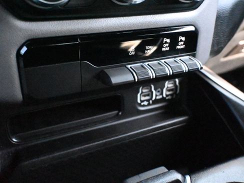Used 2023 RAM 1500 Big Horn RWD image 28