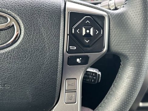 Used 2022 Toyota 4Runner Limited AWD/4WD image 23