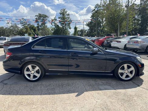 Used 2011 Mercedes-Benz C 300 4MATIC Sedan image 4