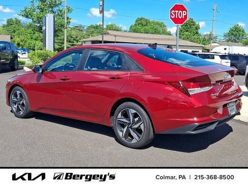 Used 2023 Hyundai Elantra SEL w/ Convenience Package FWD image 8