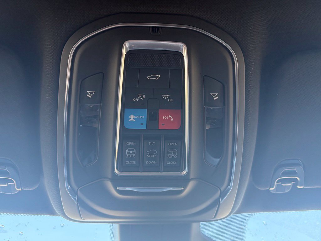 Used 2024 Jeep Wagoneer Series II RWD image 56