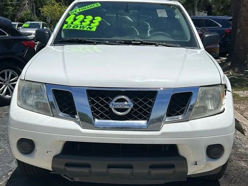 Used 2019 Nissan Frontier SV RWD image 2