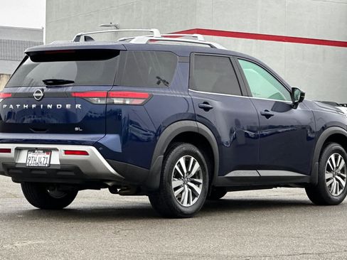 Used 2025 Nissan Pathfinder SL w/ Cargo Package image 2