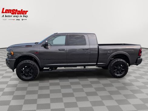 Used 2022 RAM 2500 Limited AWD/4WD image 2