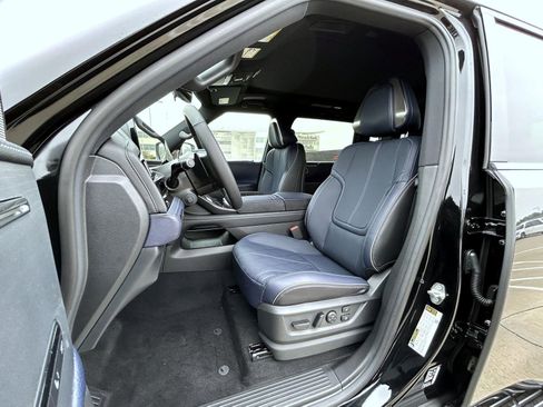 New 2026 INFINITI QX80 4WD image 10