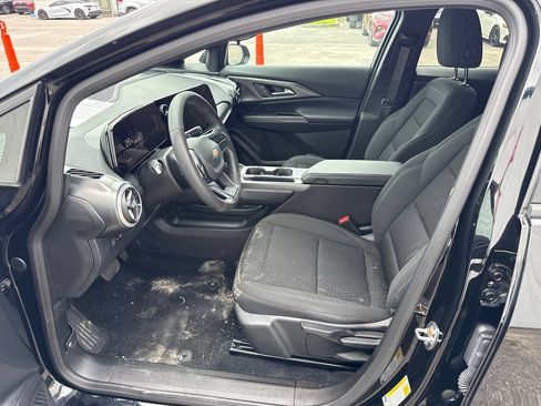 Used 2025 Chevrolet Equinox EV LT FWD image 10