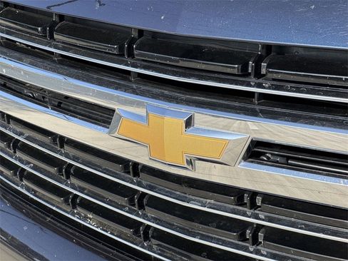 Used 2024 Chevrolet Suburban LT image 29