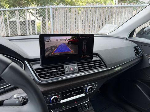 Used 2025 Audi Q5 e Premium AWD/4WD image 9