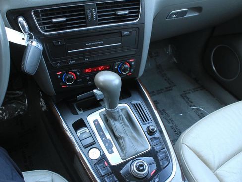 Used 2012 Audi Q5 2.0T Premium Plus w/ Premium Plus Pkg image 22