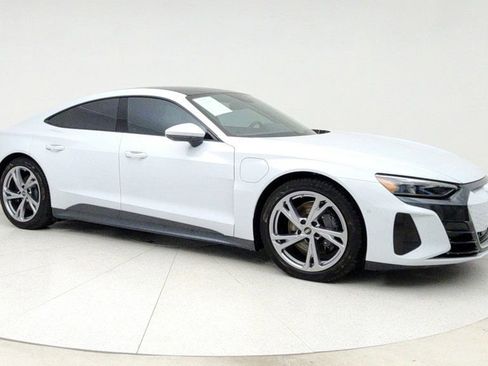 Used 2024 Audi e-tron GT Prestige w/ Prestige Package image 3