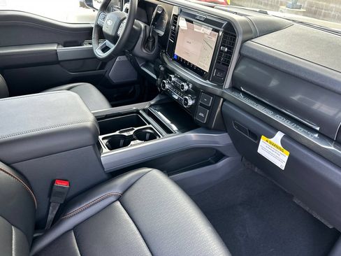 New 2026 Ford F250 Lariat w/ Black Appearance Package AWD/4WD image 15