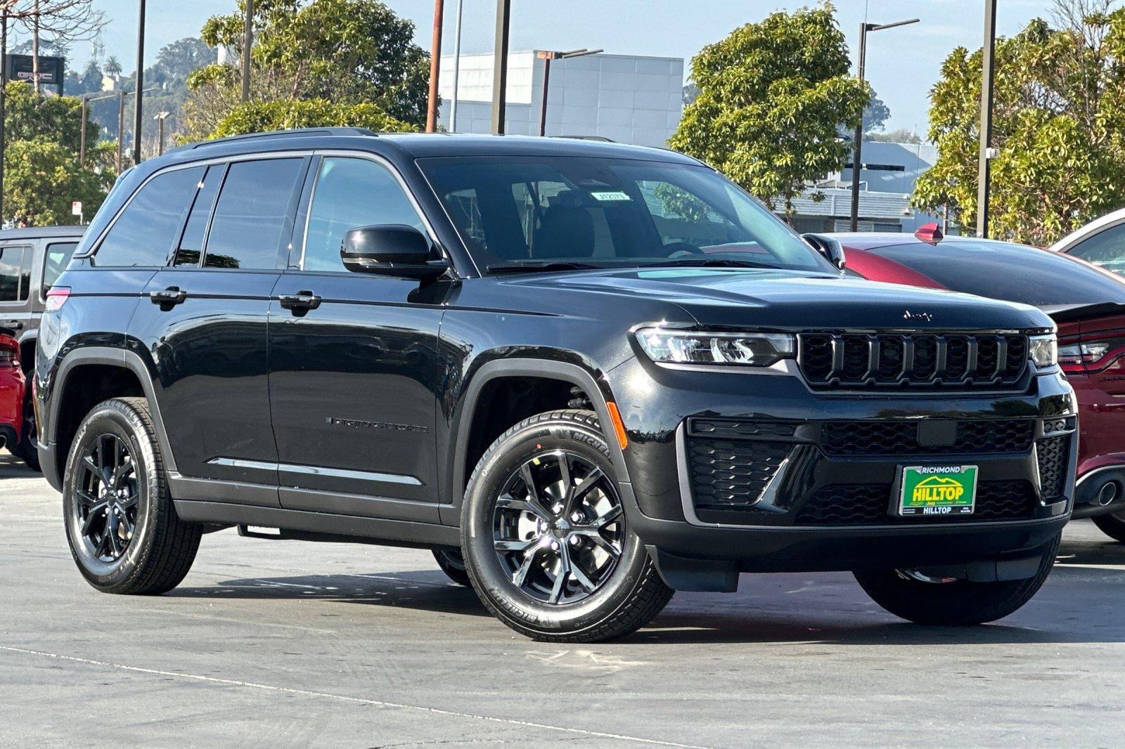 New 2026 Jeep Grand Cherokee Altitude AWD/4WD image 2