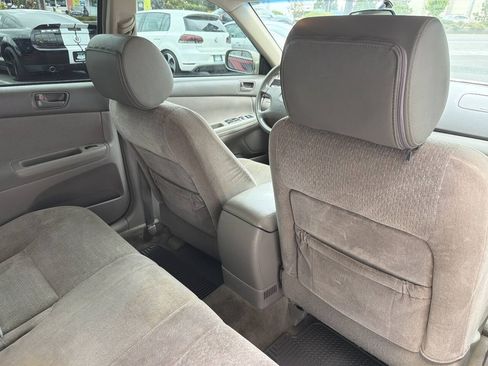 Used 2004 Toyota Camry LE FWD image 21