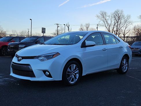 Used 2015 Toyota Corolla LE image 3