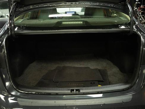 Used 2023 Toyota Corolla LE w/ Carpet Mat Package (TMS) image 7