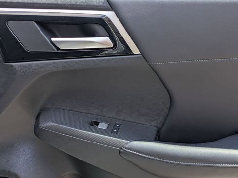 Used 2025 Mitsubishi Outlander SE image 34