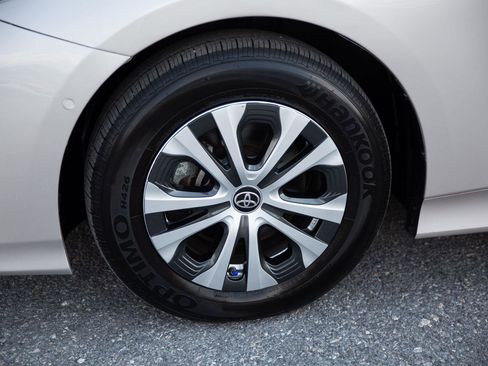 Used 2020 Toyota Prius Prime Limited image 9