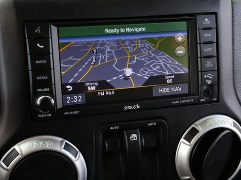 Used 2018 Jeep Wrangler Sahara w/ Connectivity Group image 22