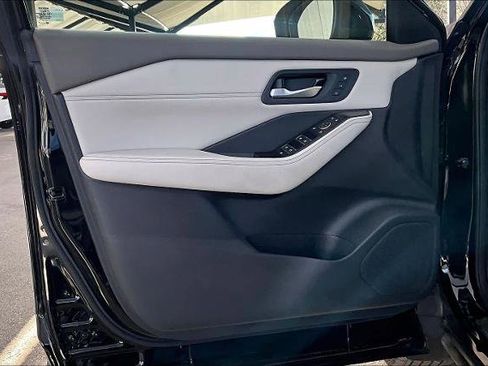 Certified 2024 Nissan Rogue SL w/ SL Premium Package image 21