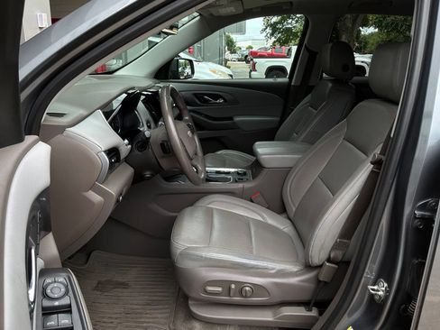 Used 2018 Chevrolet Traverse Premier w/ LPO, 'HIT The Road' Package AWD/4WD image 9