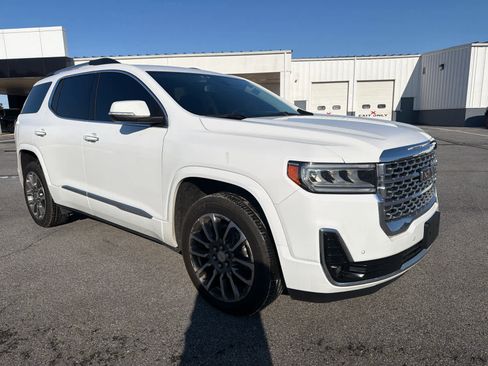 Used 2023 GMC Acadia Denali image 3