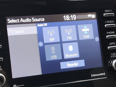 Used 2022 Toyota Camry SE image 23