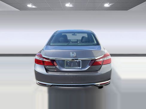 Used 2017 Honda Accord LX image 10