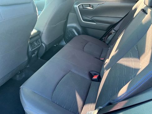 Used 2024 Toyota RAV4 SE image 11