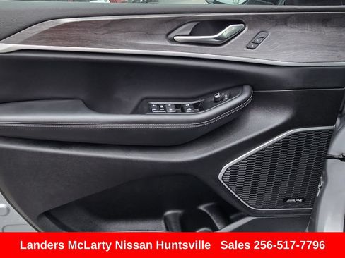 Used 2024 Jeep Grand Cherokee Limited w/ Luxury Tech Group II RWD image 24