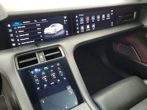 Used 2022 Porsche Taycan Turbo S image 37