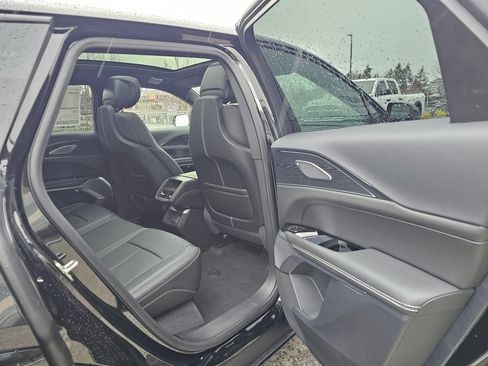 Used 2026 Cadillac Lyriq Premium Sport AWD/4WD image 14