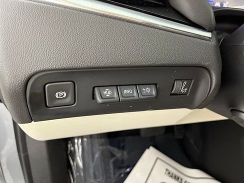 Used 2023 Buick Enclave Avenir w/ Avenir Technology Package FWD image 32