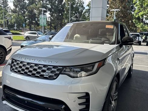 Certified 2023 Land Rover Discovery Metropolitan Edition AWD/4WD image 1