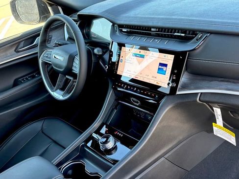 New 2026 Jeep Grand Cherokee Limited image 28