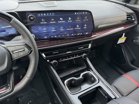 New 2026 Chevrolet Traverse RS image 16